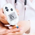Máy đo đường huyết tiện lợi (tặng kèm 50 que thử + 50 kim)