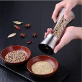 Dụng cụ xay tiêu vặn tay thủy tinh nhỏ gọn 