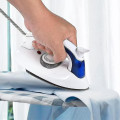 Bàn là hơi nước cầm tay mini thiết kế gấp gọn