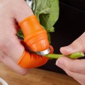 Dụng cụ ngón cái bấm cắt rau củ quả đa năng tiện lợi