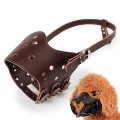 Rọ mõm cho chó chất liệu da mềm có đai nới thoải mái, Size S (5-10kg)