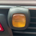 Vỉ 5 viên nước hoa kẹp cửa gió ô tô, khử mùi xe hơi, Màu vàng