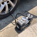 Máy bơm lốp ô tô 2 xi lanh 12V màn hình điện tử kèm hộp dụng cụ