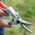 Kéo cắt tỉa cành cây lưỡi thép SK5 dễ dàng sử dụng